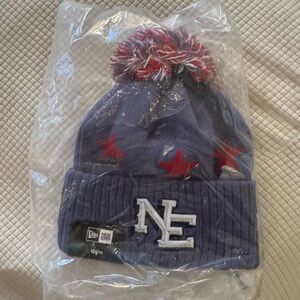 Patriots Youth 2025 Rivalries Collection Sideline Cuffed Knit Hat With Pom NWT